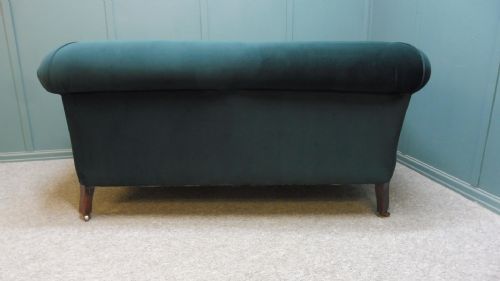 NEWLY UPHOLSTERED VICTORIAN CHESTERFIELD SOFA - ADDITIONAL PHOTO 6