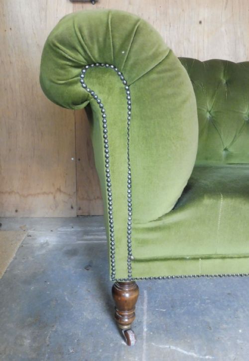LARGE VICTORIAN CHESTERFIELD SOFA - ADDITIONAL PHOTO 1