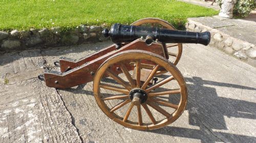 ANTIQUE CAST IRON CANNON AND CARRIAGE - ADDITIONAL PHOTO 4