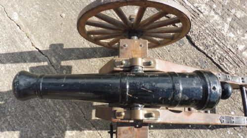ANTIQUE CAST IRON CANNON AND CARRIAGE - ADDITIONAL PHOTO 9