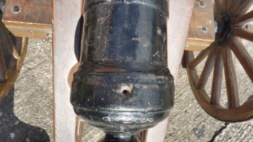 ANTIQUE CAST IRON CANNON AND CARRIAGE - ADDITIONAL PHOTO 10