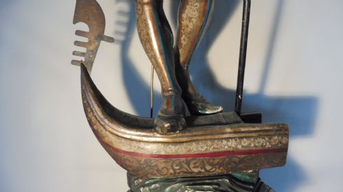 ANTIQUE VENETIAN CARVED WOOD AND GESSO FIGURAL STANDARD LAMP - ADDITIONAL PHOTO 4