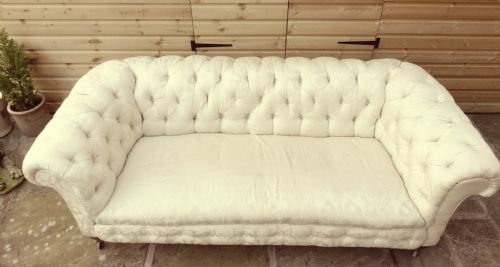 LARGE VICTORIAN CHESTERFIELD SOFA - ADDITIONAL PHOTO 4