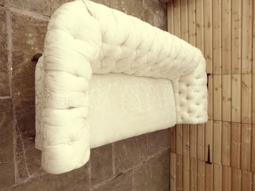 LARGE VICTORIAN CHESTERFIELD SOFA - ADDITIONAL PHOTO 8