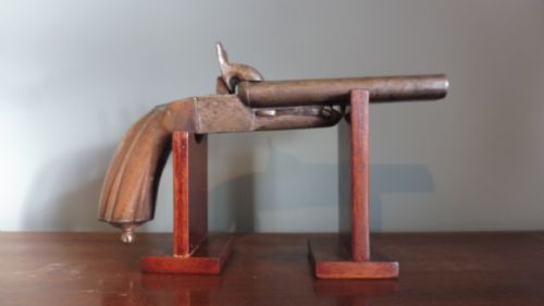 ANTIQUE DOUBLE BARREL PISTOL - ADDITIONAL PHOTO 1