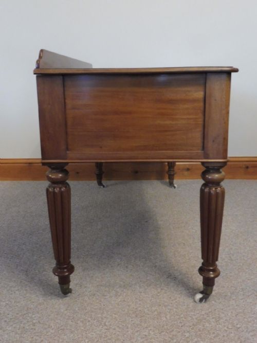 VICTORIAN MAHOGANY DESK - ADDITIONAL PHOTO 6