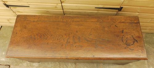 17TH CENTURY OAK SWORD CHEST - ADDITIONAL PHOTO 5