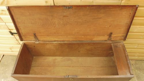 17TH CENTURY OAK SWORD CHEST - ADDITIONAL PHOTO 6
