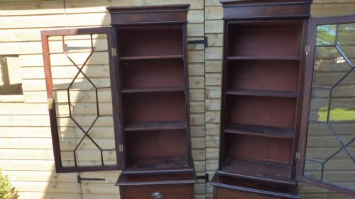 PAIR OF NARROW GEORGIAN ALCOVE BOOKCASES - ADDITIONAL PHOTO 6