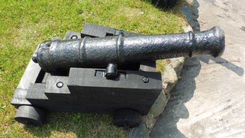 PAIR OF ANTIQUE 18TH CENTURY SHIPS CANNONS - ADDITIONAL PHOTO 3