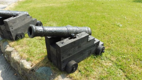 PAIR OF ANTIQUE 18TH CENTURY SHIPS CANNONS - ADDITIONAL PHOTO 5