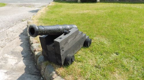 PAIR OF ANTIQUE 18TH CENTURY SHIPS CANNONS - ADDITIONAL PHOTO 6