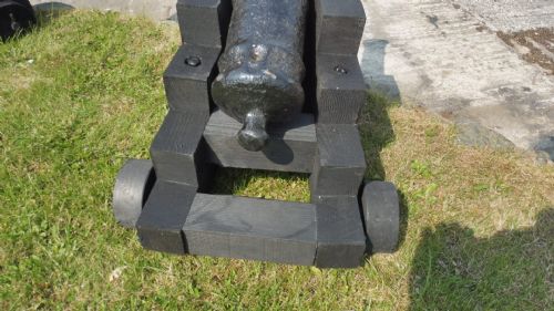PAIR OF ANTIQUE 18TH CENTURY SHIPS CANNONS - ADDITIONAL PHOTO 11