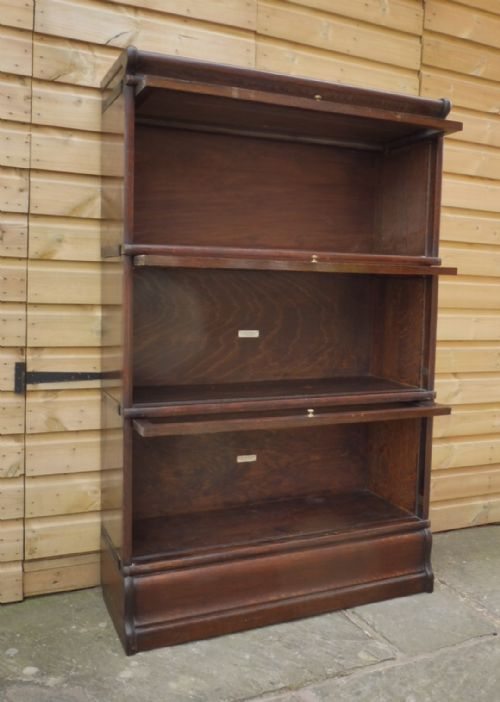 A GOOD GLOBE WERNICKE BOOKCASE - ADDITIONAL PHOTO 6