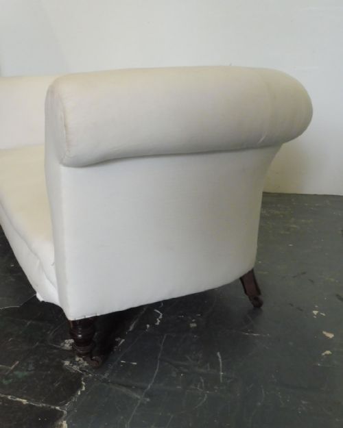 VICTORIAN CHESTERFIELD SOFA - ADDITIONAL PHOTO 5