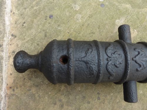19TH CENTURY CAST IRON SIGNAL CANNON - ADDITIONAL PHOTO 2