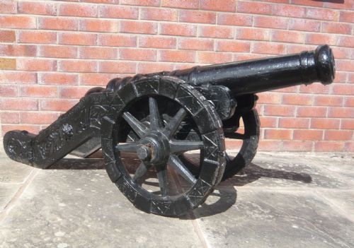 19TH CENTURY SIGNAL OR CEREMONIAL CAST IRON CANNON - ADDITIONAL PHOTO 1