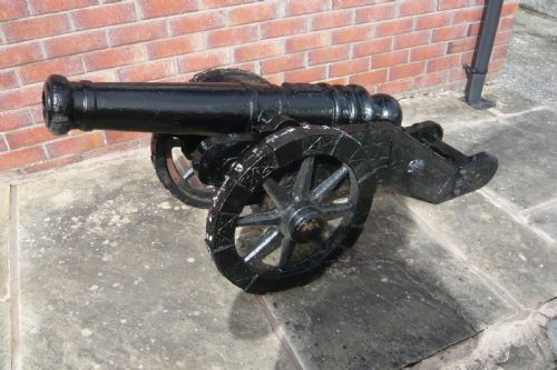 19TH CENTURY SIGNAL OR CEREMONIAL CAST IRON CANNON - ADDITIONAL PHOTO 13