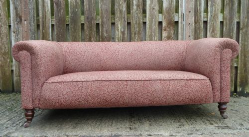 large victorian chesterfield sofa - CATEGORY: ANTIQUE SOFAS - DATED VICTORIAN