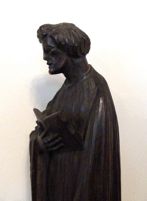 19TH CENTURY CARVED OAK FIGURE - ADDITIONAL PHOTO 4