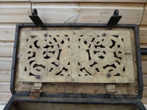 16TH17TH CENTURY ARMADA CHEST - ADDITIONAL PHOTO 6