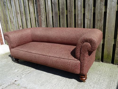VICTORIAN CHESTERFIELD SOFA - ADDITIONAL PHOTO 1