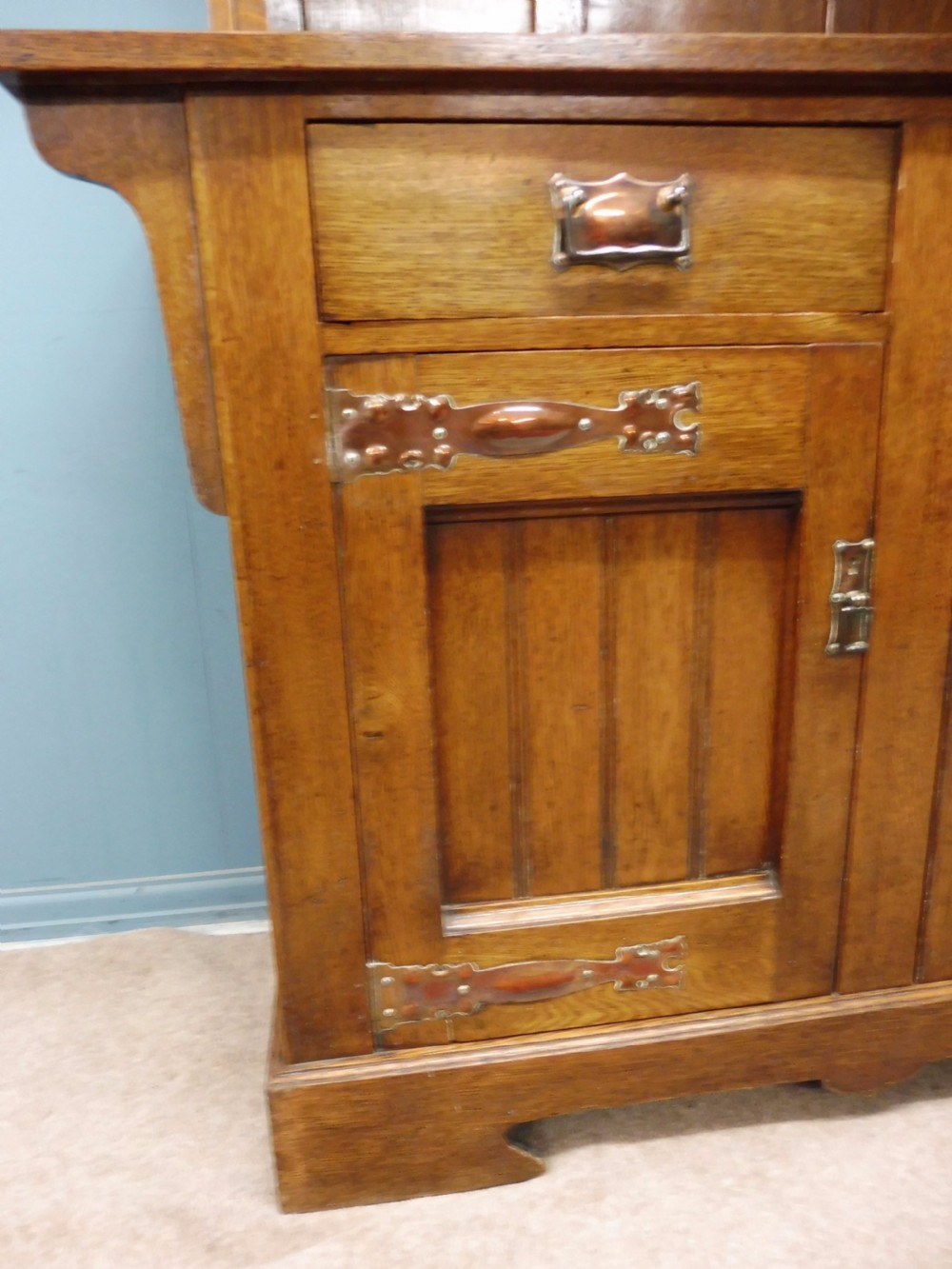 ARTS & CRAFTS GOLDEN OAK BOOKCASE CIRCA 1900 View V