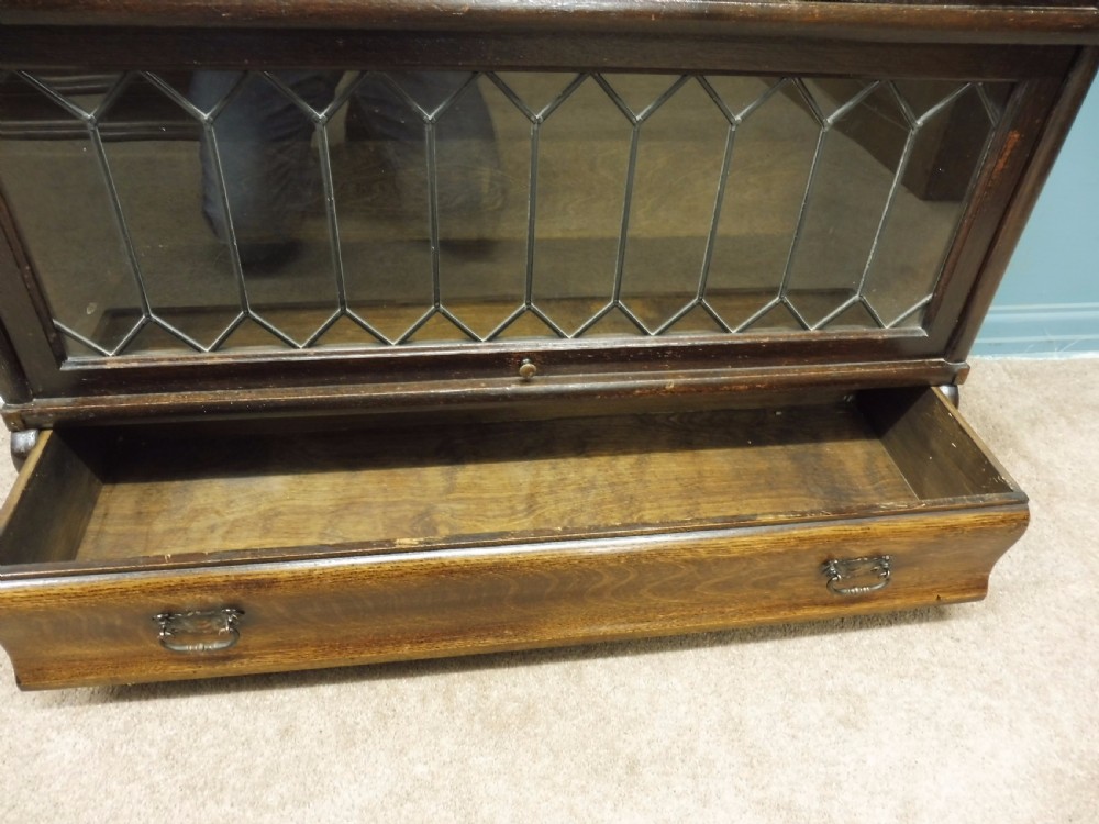 GLOBE WERNICKE OAK LEADED LIBRARY LAWYERS BOOKCASE CIRCA 1900-1920 View IV