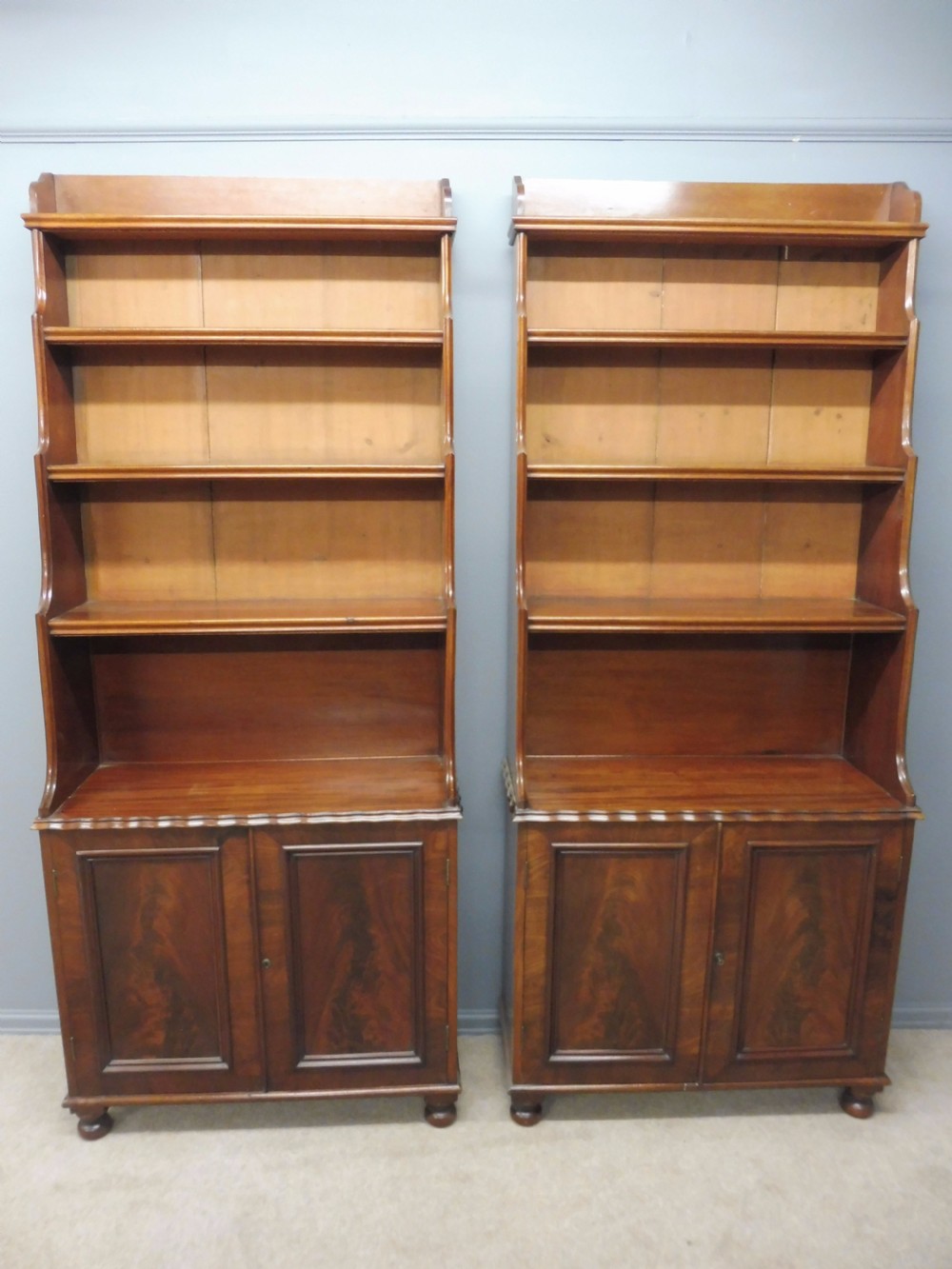 SUPERB PAIR OF VICTORIAN WATERFALL MAHOGANY BOOKCASES CIRCA 1860