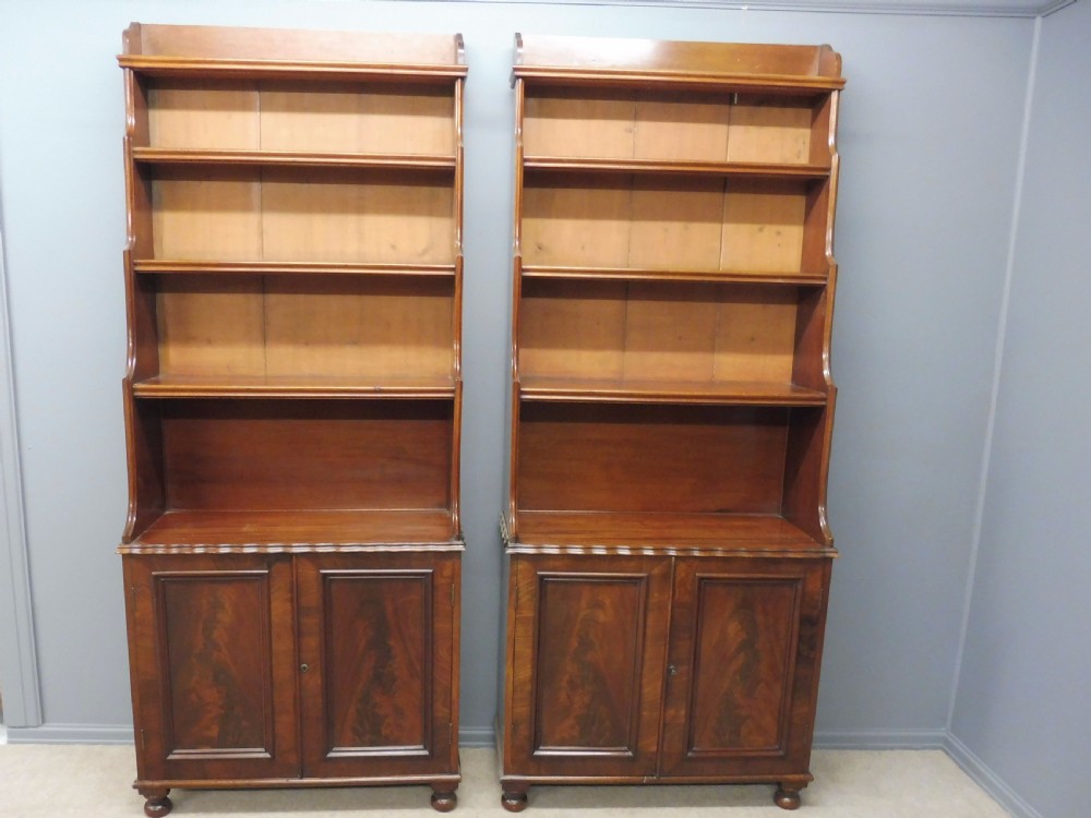 SUPERB PAIR OF VICTORIAN WATERFALL MAHOGANY BOOKCASES CIRCA 1860 View II