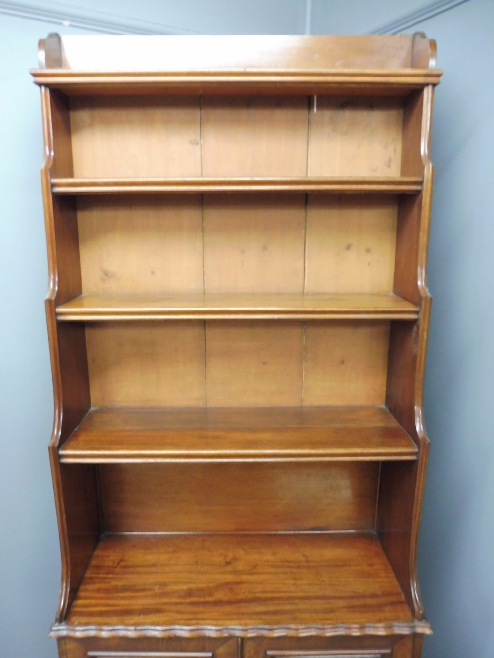 SUPERB PAIR OF VICTORIAN WATERFALL MAHOGANY BOOKCASES CIRCA 1860 View III