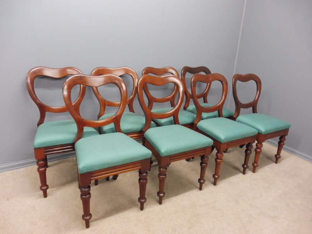 SET OF 8 HEART SHAPE VICTORIAN MAHOGANY BALLOON BACK DINING CHAIRS CIRCA 1860 View II