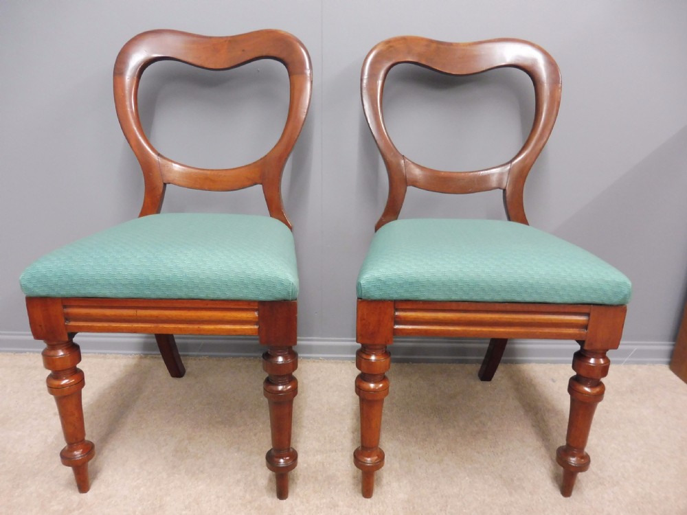 SET OF 8 HEART SHAPE VICTORIAN MAHOGANY BALLOON BACK DINING CHAIRS CIRCA 1860 View III