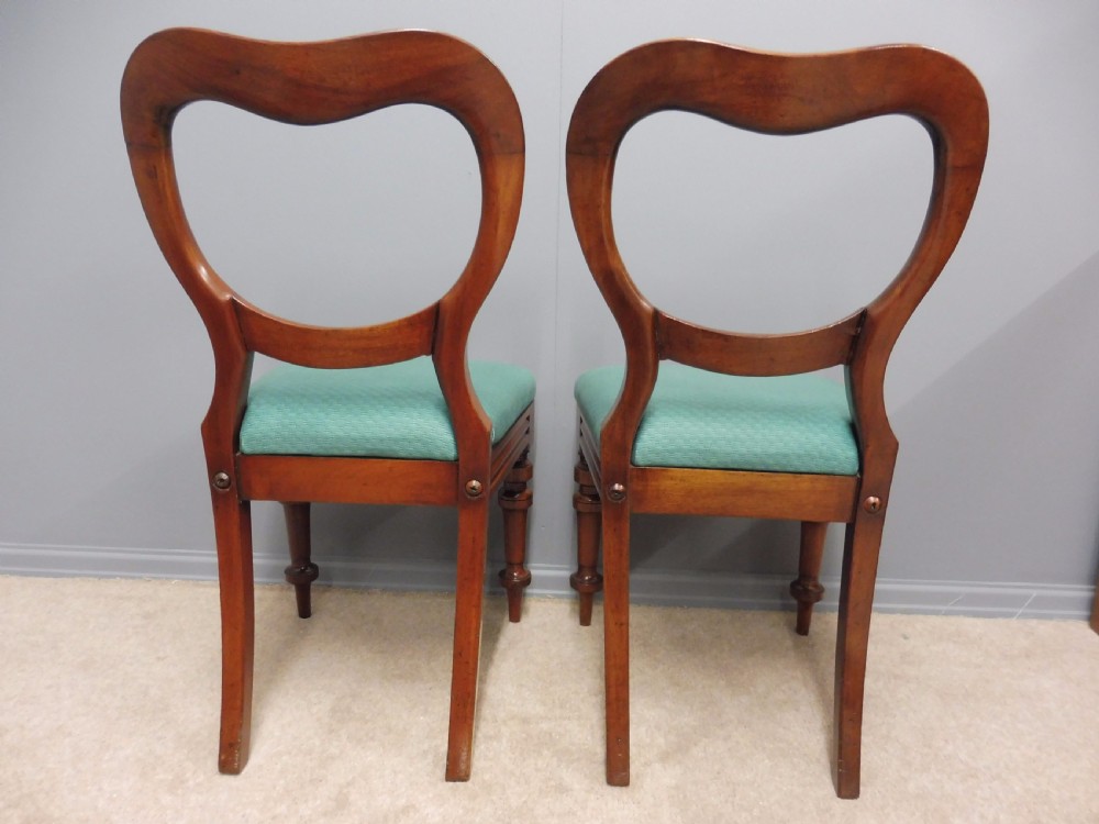 SET OF 8 HEART SHAPE VICTORIAN MAHOGANY BALLOON BACK DINING CHAIRS CIRCA 1860 View V