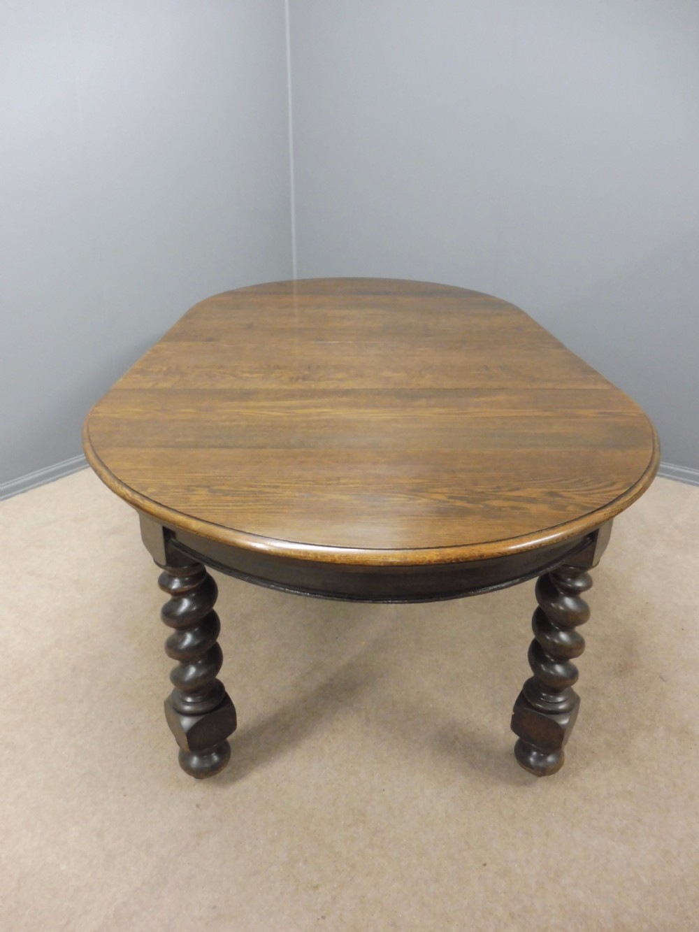VICTORIAN OAK BARLEY TWIST LEG EXTENDING WIND OUT DINING TABLE SEATS UP TO 8 CIRCA 1890 View IV