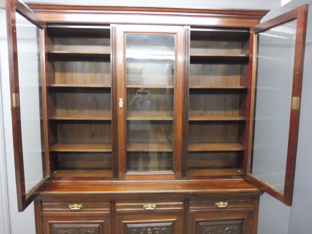 LARGE VICTORIAN WALNUT COUNTRY HOUSE LIBRARY BOOKCASE CIRCA 1880 View III