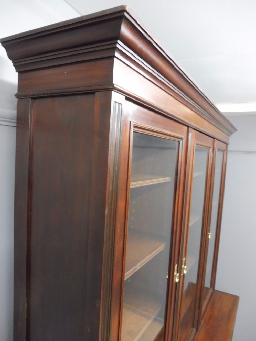 LARGE VICTORIAN WALNUT COUNTRY HOUSE LIBRARY BOOKCASE CIRCA 1880 View V