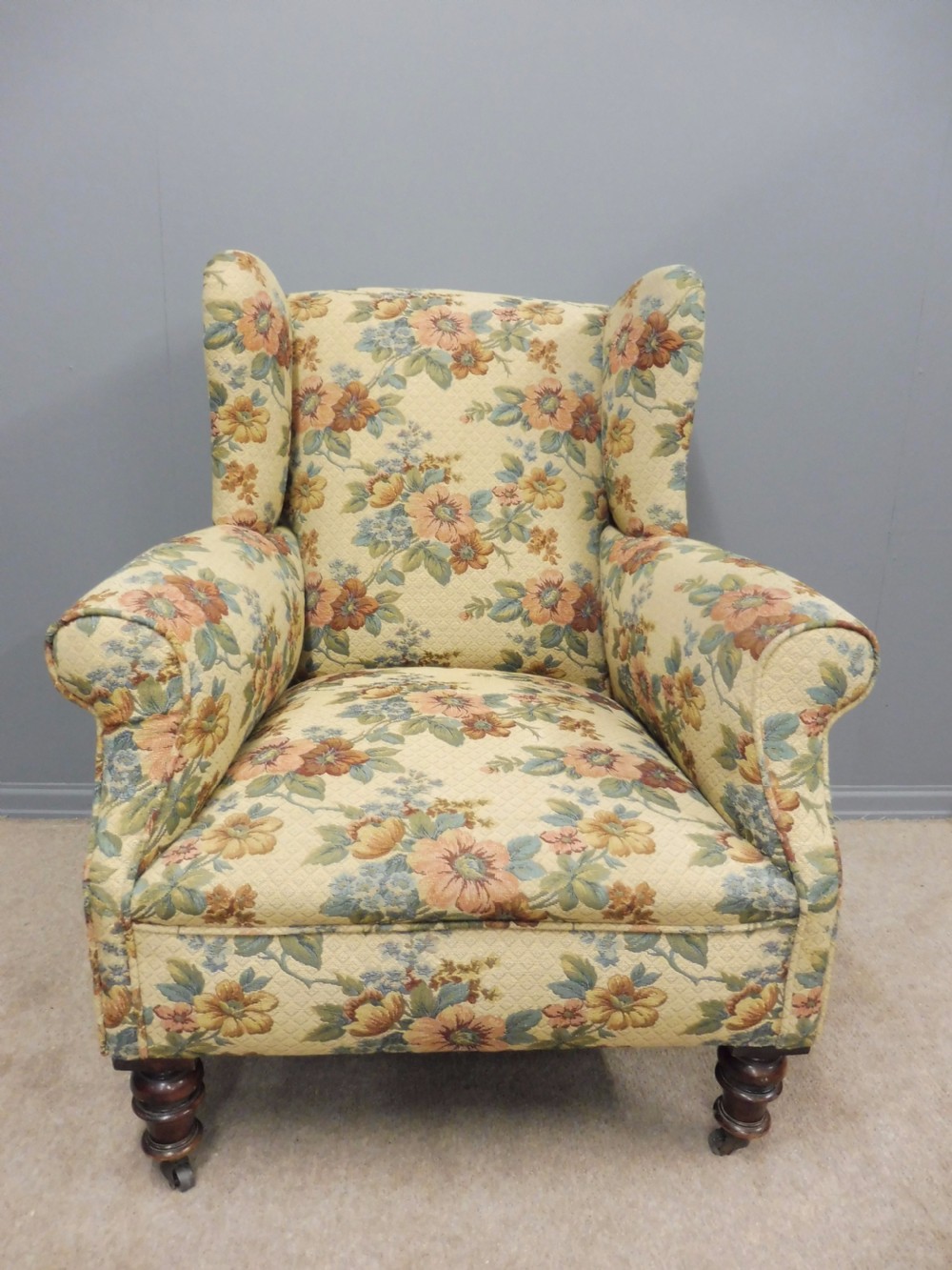 BEAUTIFUL VICTORIAN ARMCHAIR CIRCA 1880 View II