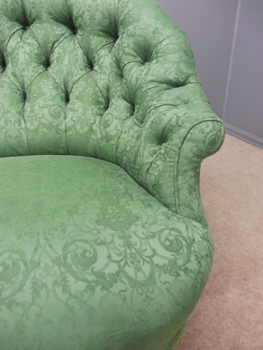 CHARMING CURVED VICTORIAN SOFA ON EBONISED LEGS CIRCA 1890  View VII