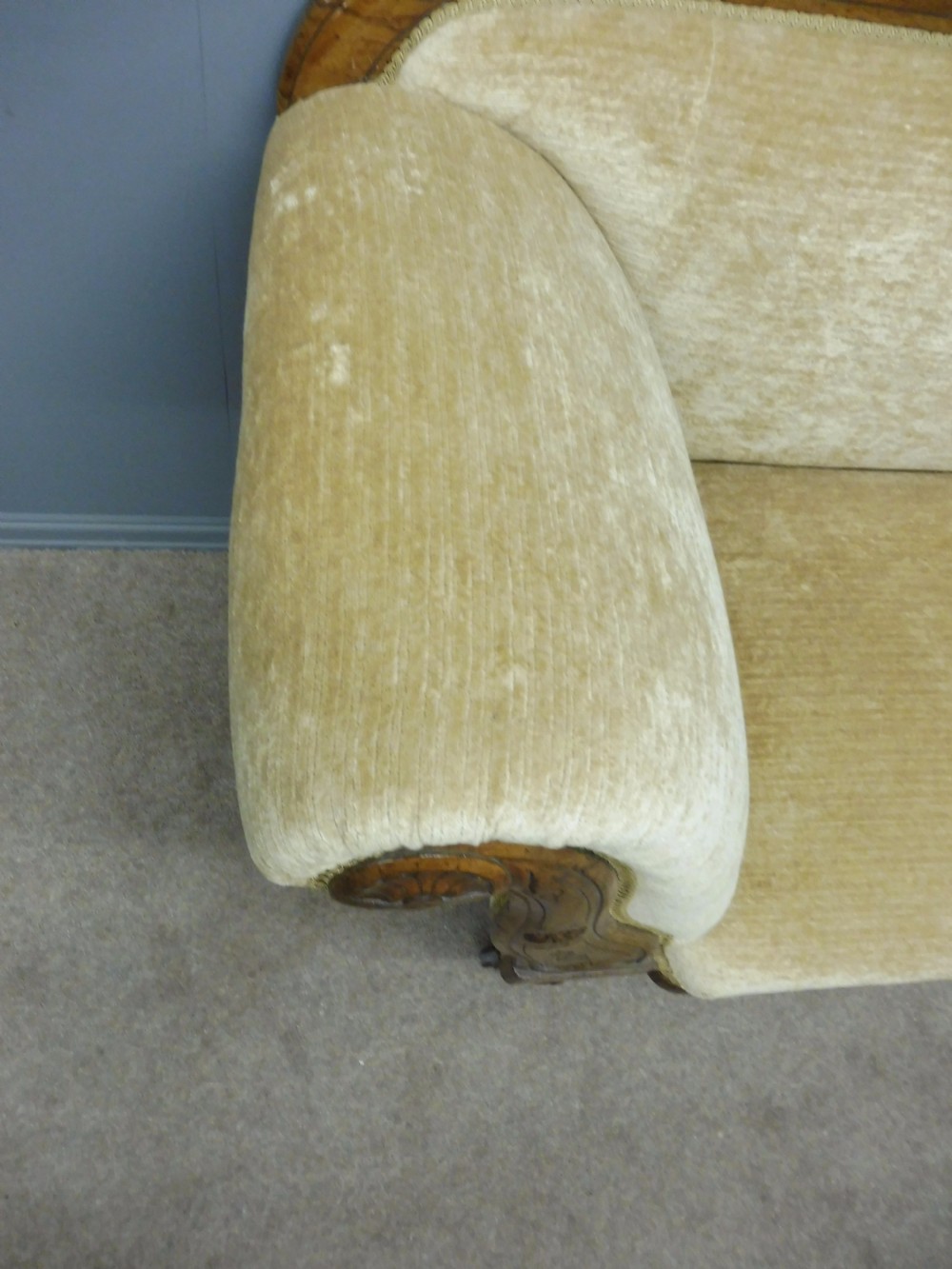 BEAUTIFUL REUPHOLSTERED ANTIQUE VICTORIAN POLLARD OAK SOFA CIRCA 1880 View V