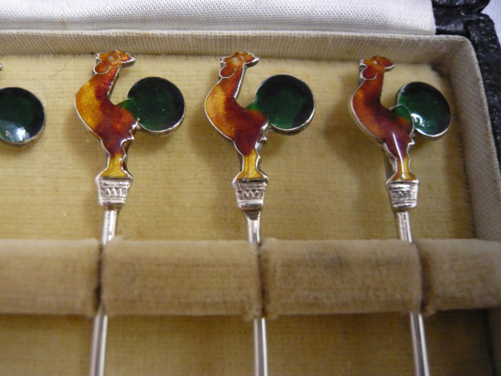 MAPPIN & WEBB SOLID SILVER COCKTAIL STICKS WITH ENAMEL COCKEREL SHAPED FINIALS CIRCA 1920 View II