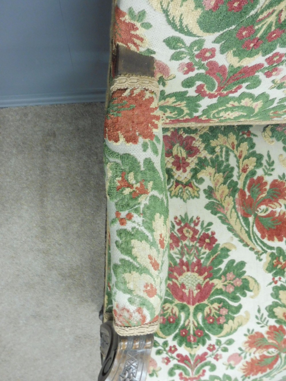 FRENCH CARVED WALNUT SOFA CIRCA 1890 View VI