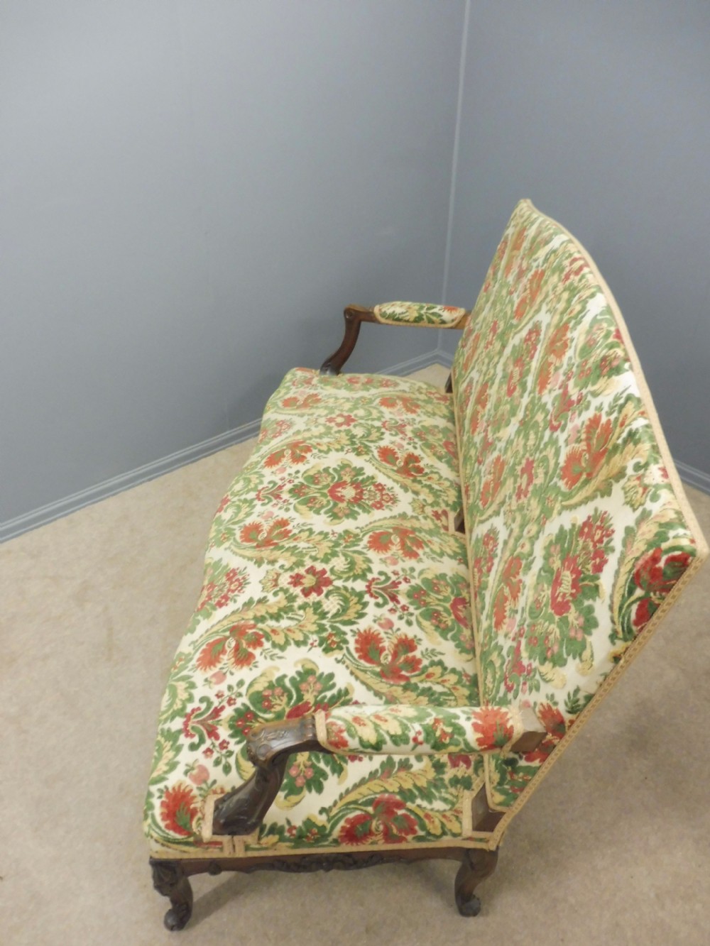 FRENCH CARVED WALNUT SOFA CIRCA 1890 View IX