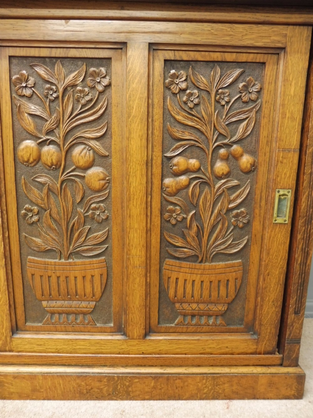 LARGE OAK OPEN TOP BOOKCASE WITH CARVED FRUIT TREE DOORS CIRCA 1900 View IX