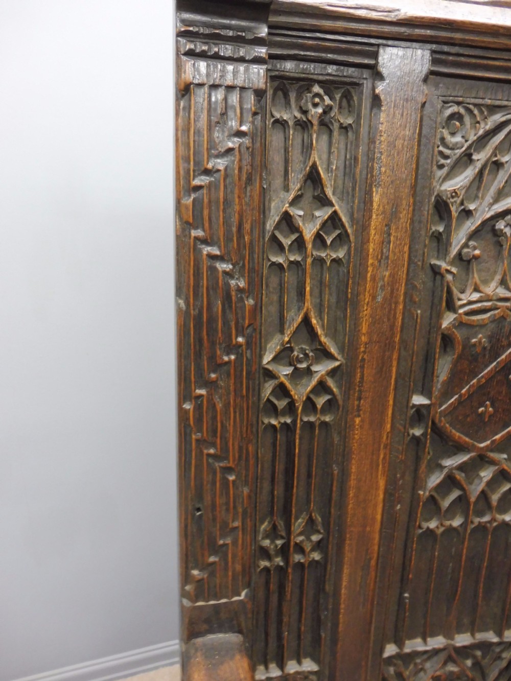 ABSOLUTELY STUNNING 19th CENTURY OAK GOTHIC BOX CHAIR CIRCA 1880 View VI