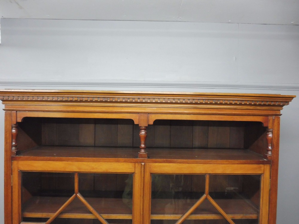 EXCELLENT VICTORIAN MAHOGANY BOOKCASE CIRCA 1900 View III