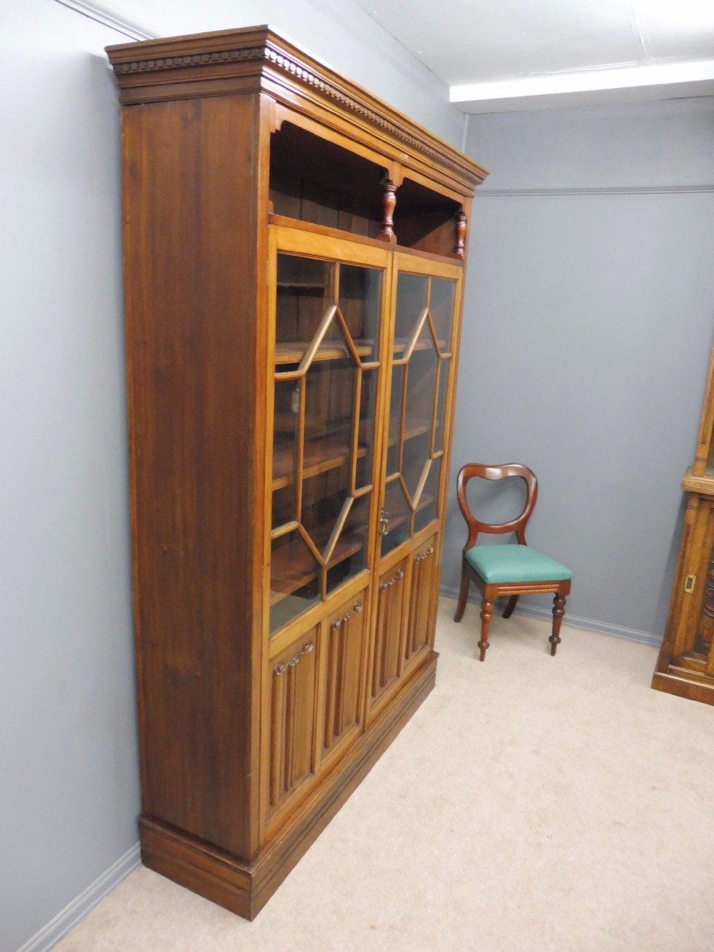 EXCELLENT VICTORIAN MAHOGANY BOOKCASE CIRCA 1900 View VII