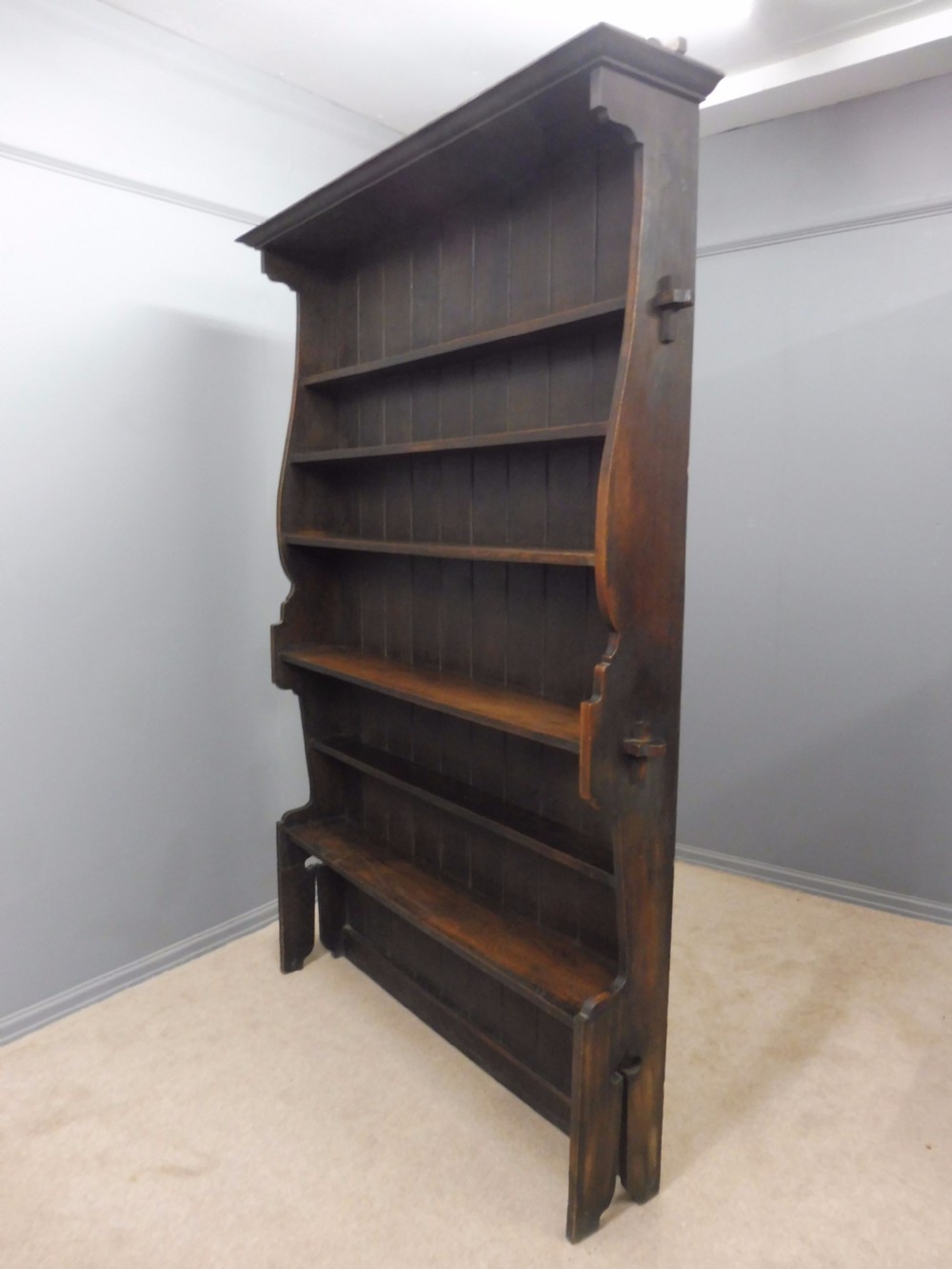 UNUSUAL LARGE OAK ARTS AND CRAFTS BOOKCASE View VII