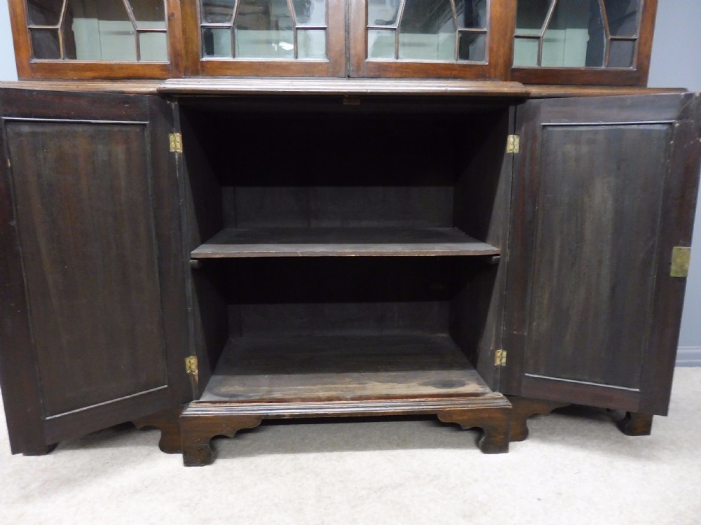 VICTORIAN MAHOGANY BREAKFRONT GLAZED BOOKCASE CIRCA 1900 View VII
