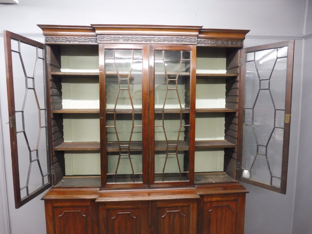 VICTORIAN MAHOGANY BREAKFRONT GLAZED BOOKCASE CIRCA 1900 View IX